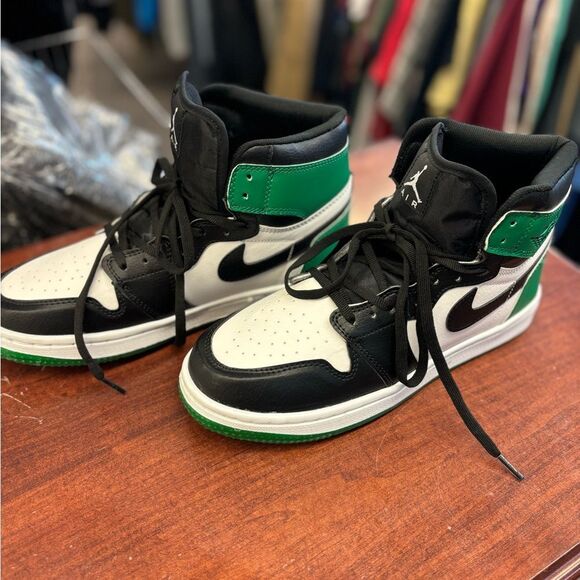 Nike Mens 9.5 black green white air jordan high top shoes main image 4